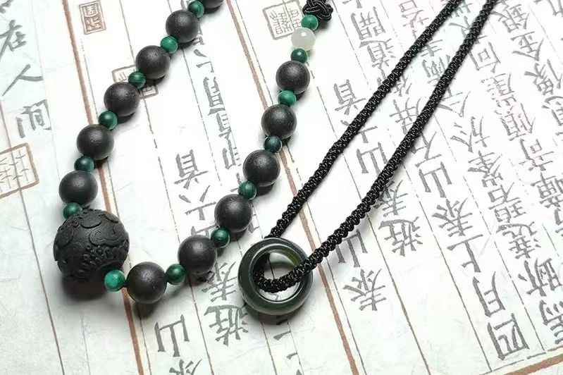 Herbal Incense Pendant – Ancient Apothecary Elegance Reborn